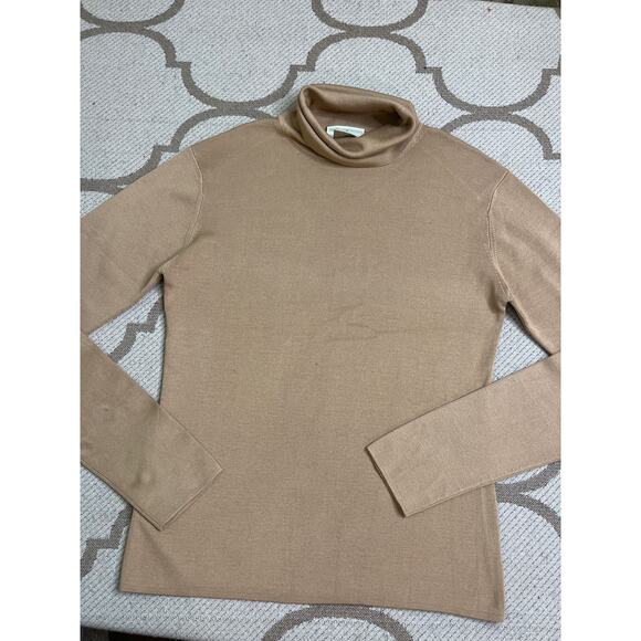 Neiman Marcus Sweaters - Neiman Marcus exclusive silk spandex blend turtleneck sweater, size medium